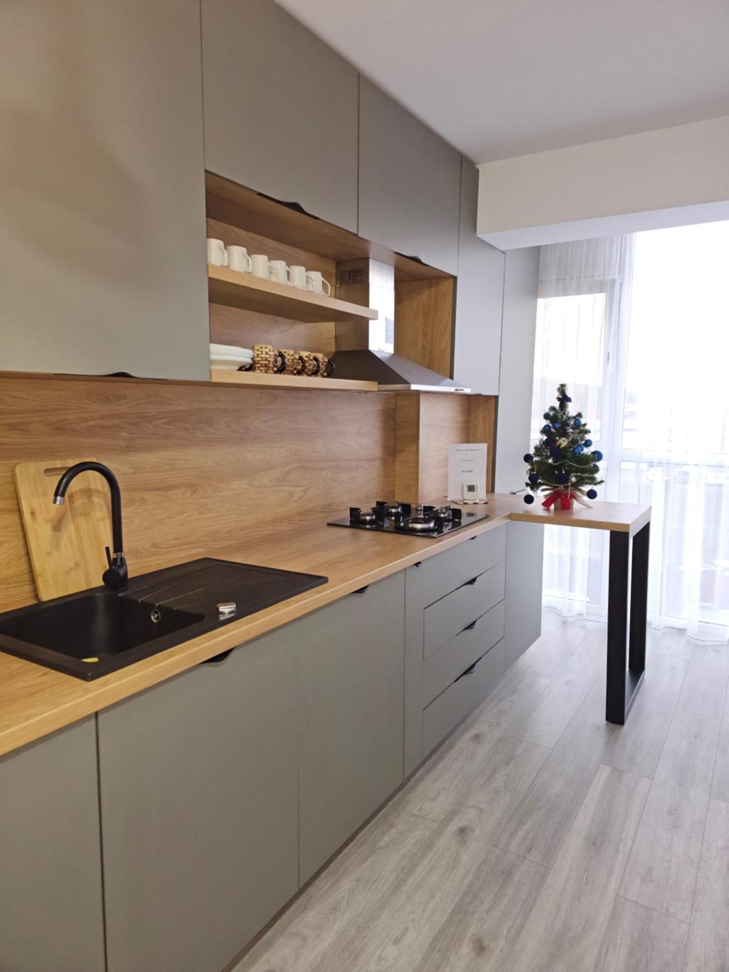 London Residence - Suceava City - Екстериор снимка