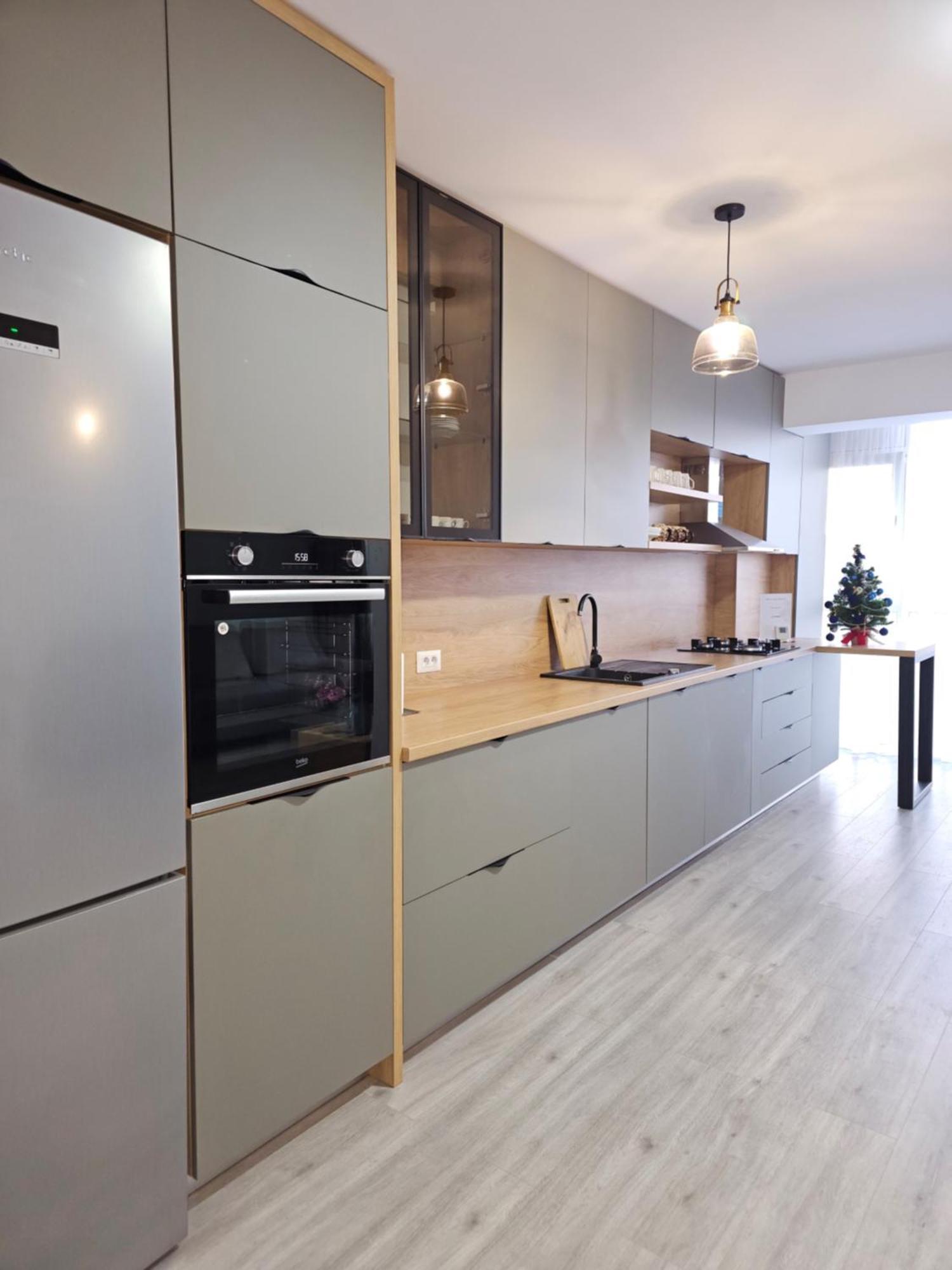 London Residence - Suceava City - Екстериор снимка